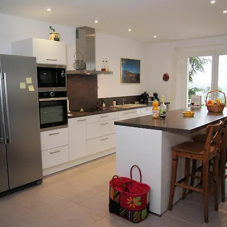Tranquil Vineyard Villa, Berlou, Cleaning Included Berlou