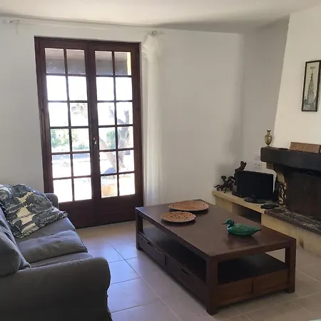 Vila Tranquil Vineyard Villa, Berlou, Cleaning Included *