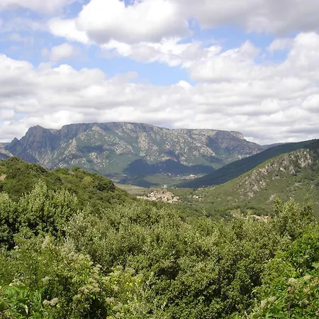 Vila Tranquil Vineyard Villa, Berlou, Cleaning Included